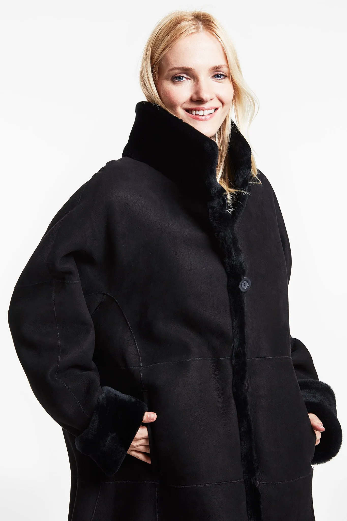 #1125 Curve-Sizing Shearling Walking Coat