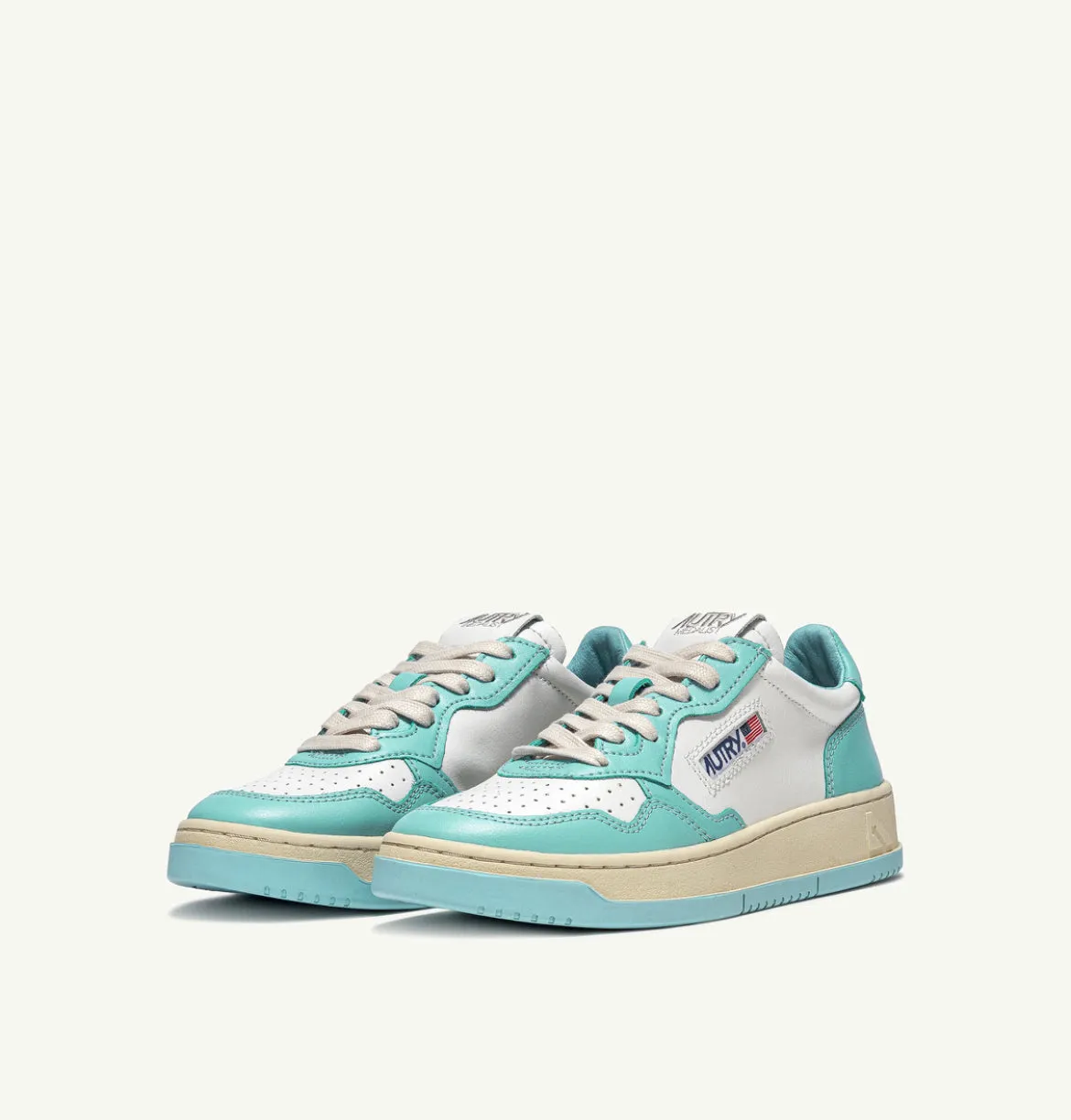 Autry Action Shoes Sneaker Medalist Low Women white turquoise AULWWB20