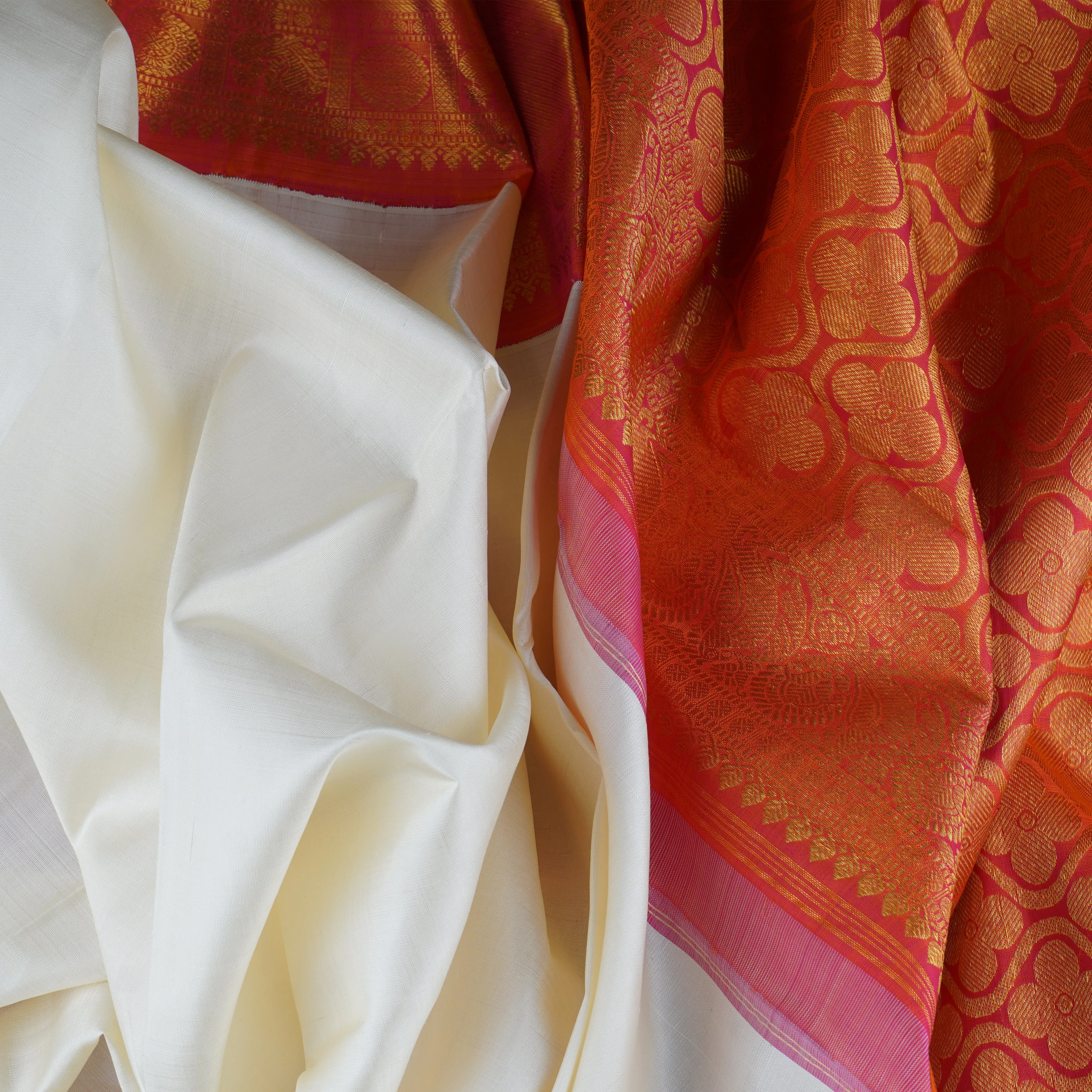 Handwoven Off-white with Orange and Pink shot Kanjivaram Silk Saree - 1525T004898DSC