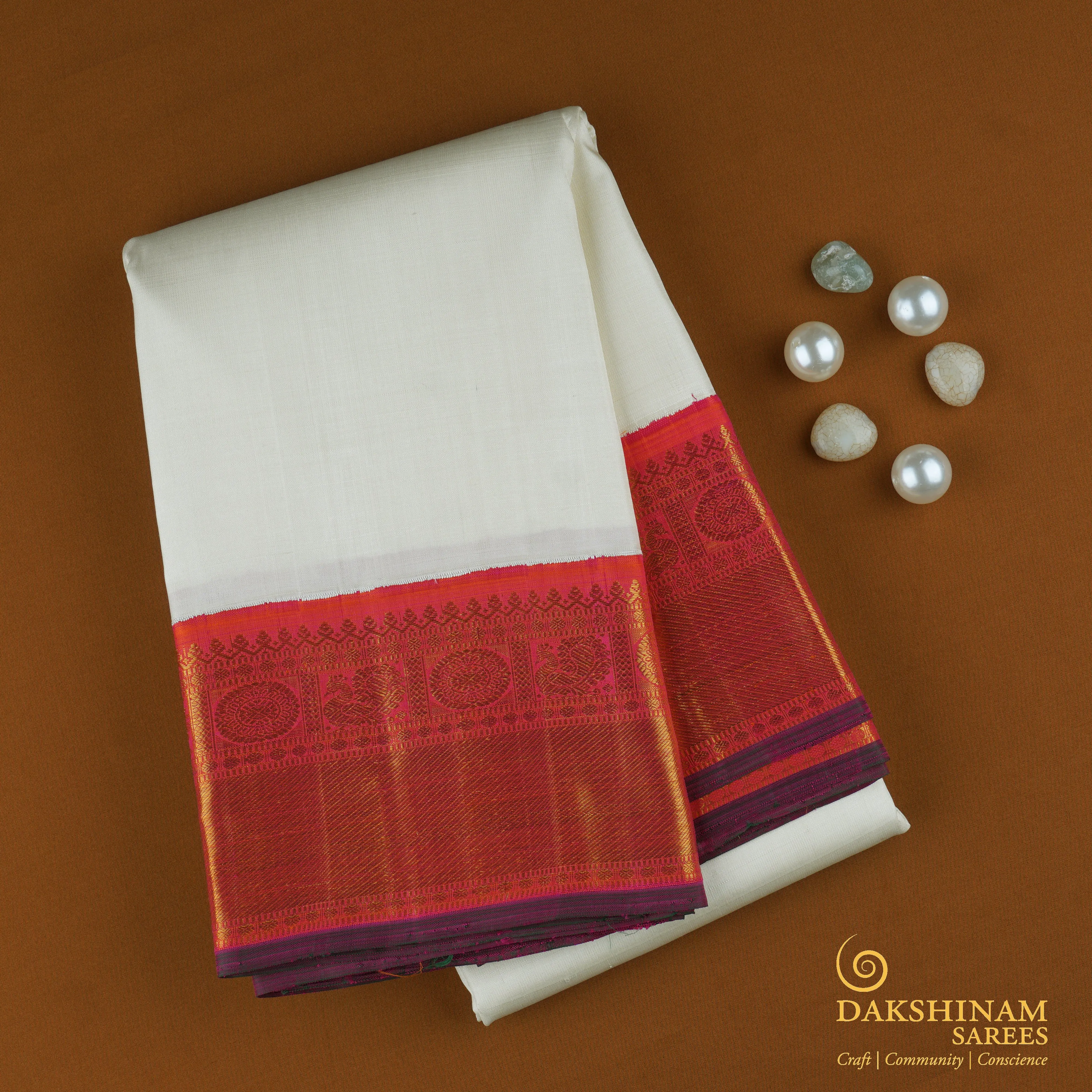 Handwoven Off-white with Orange and Pink shot Kanjivaram Silk Saree - 1525T004898DSC