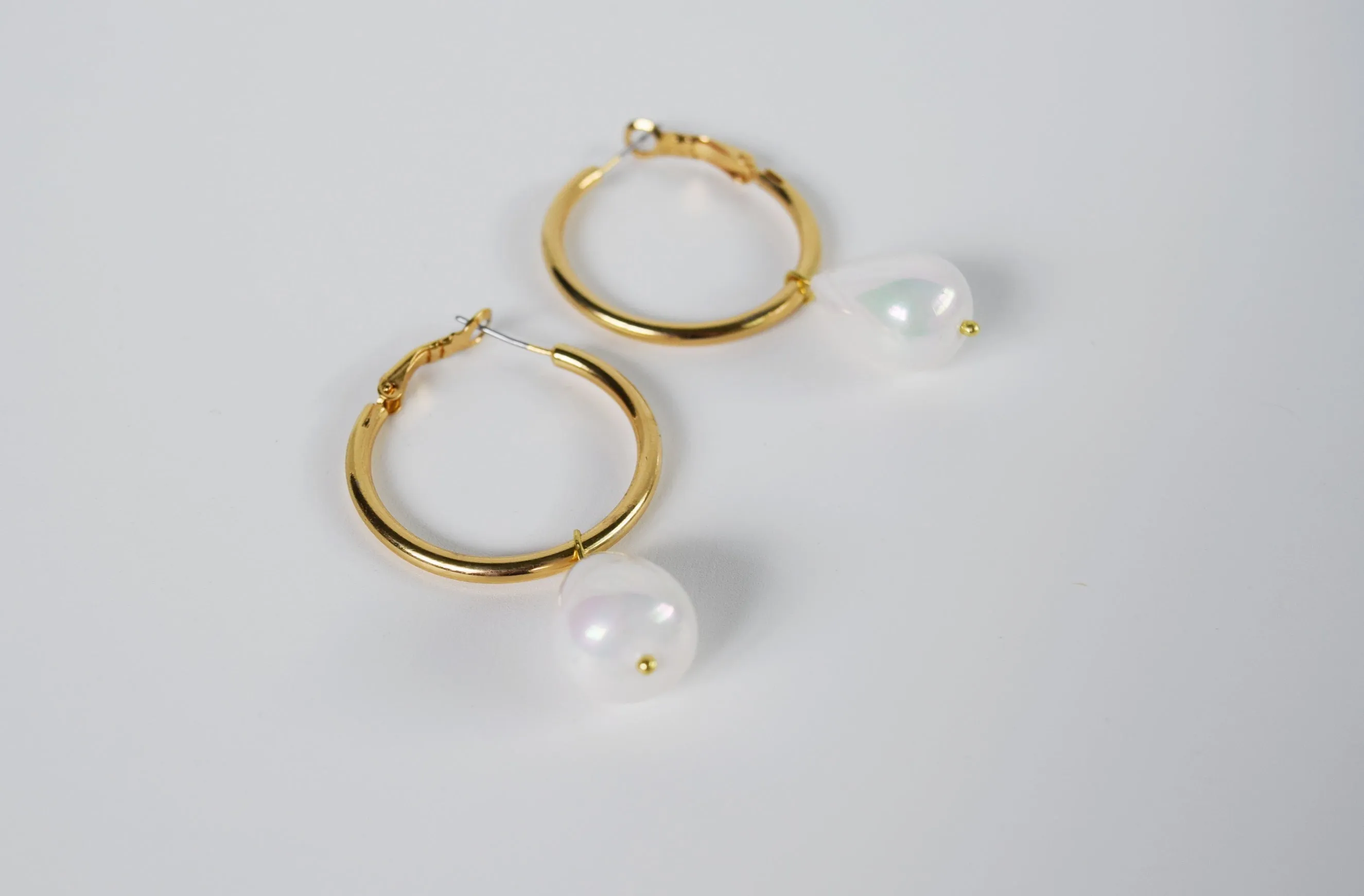 Hoop and Shell Pearl Earrings - Large Hoop