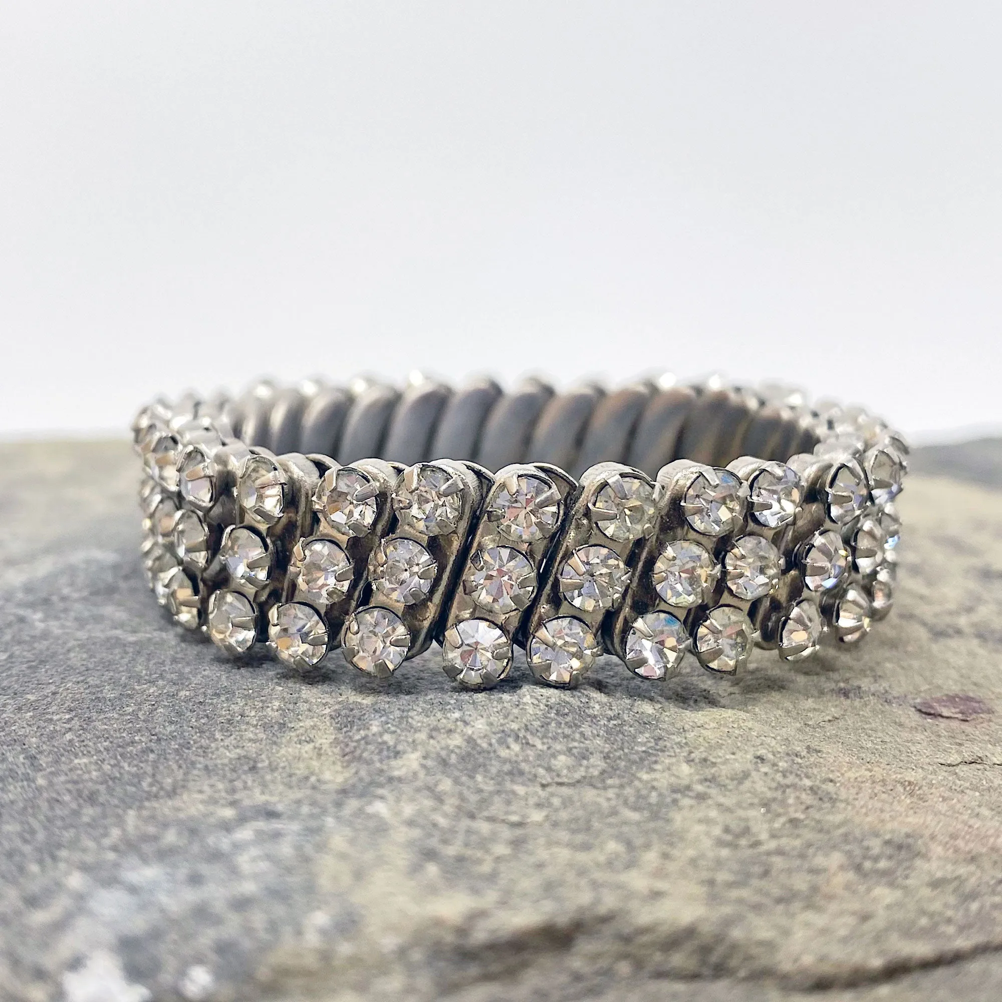 MINNIE vintage rhinestone expansion bracelet