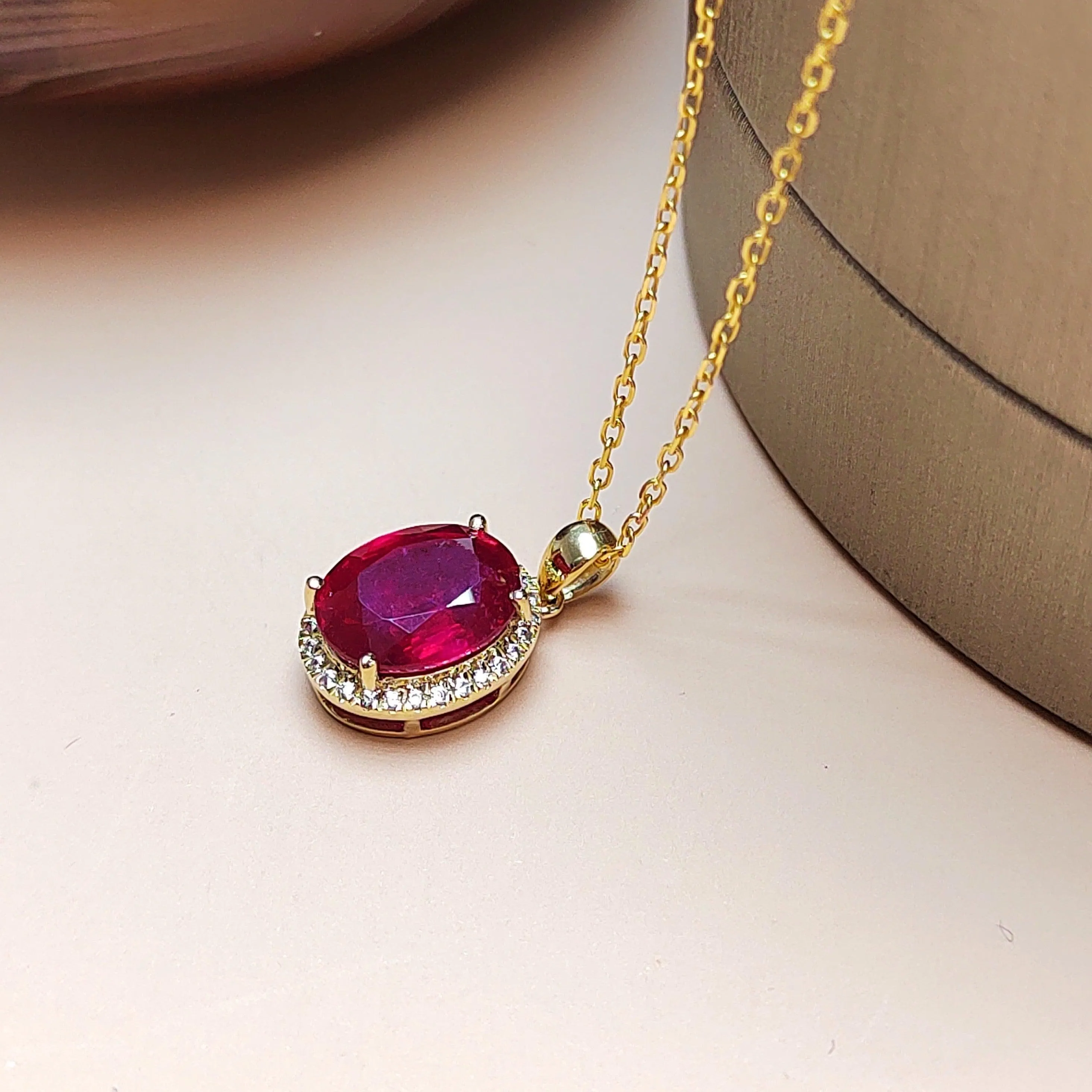 【Pre-Order】Burma Ruby and 18kt Yellow Gold Pendant