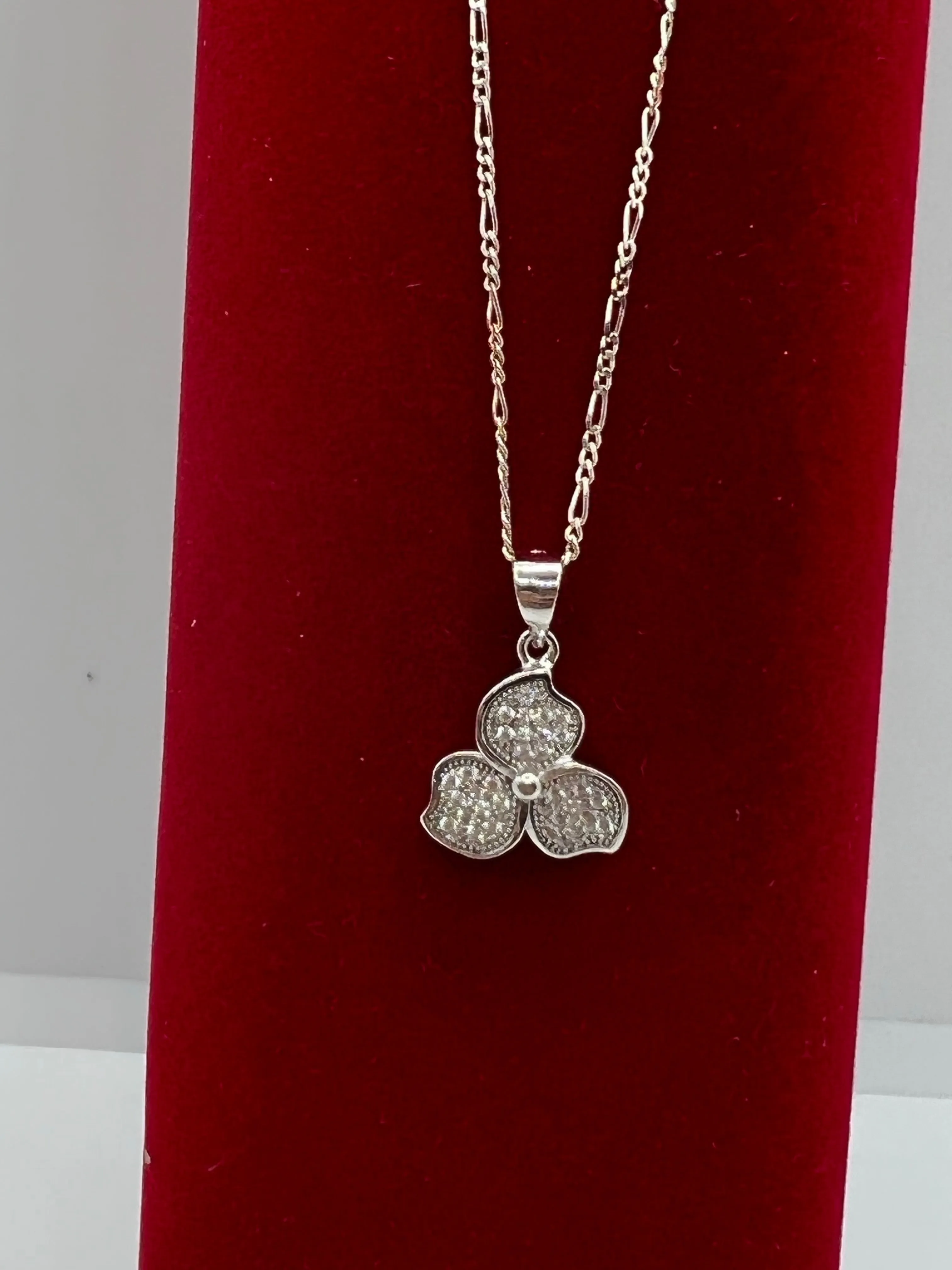 Real silver 3 leaf clover necklace