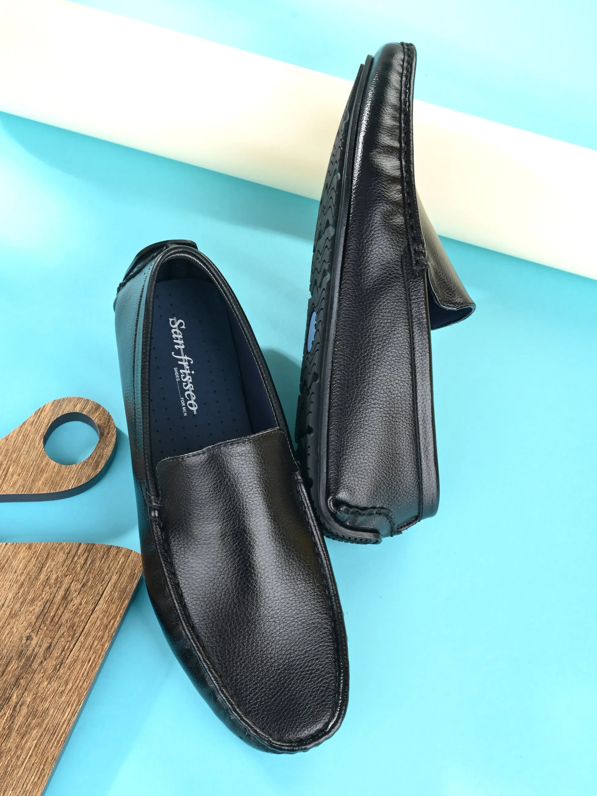 Swift Black Solid Loafers