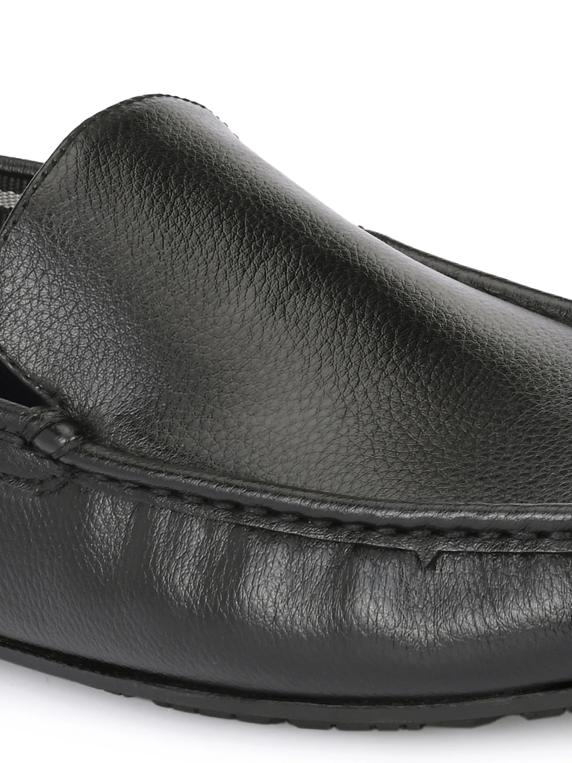 Swift Black Solid Loafers